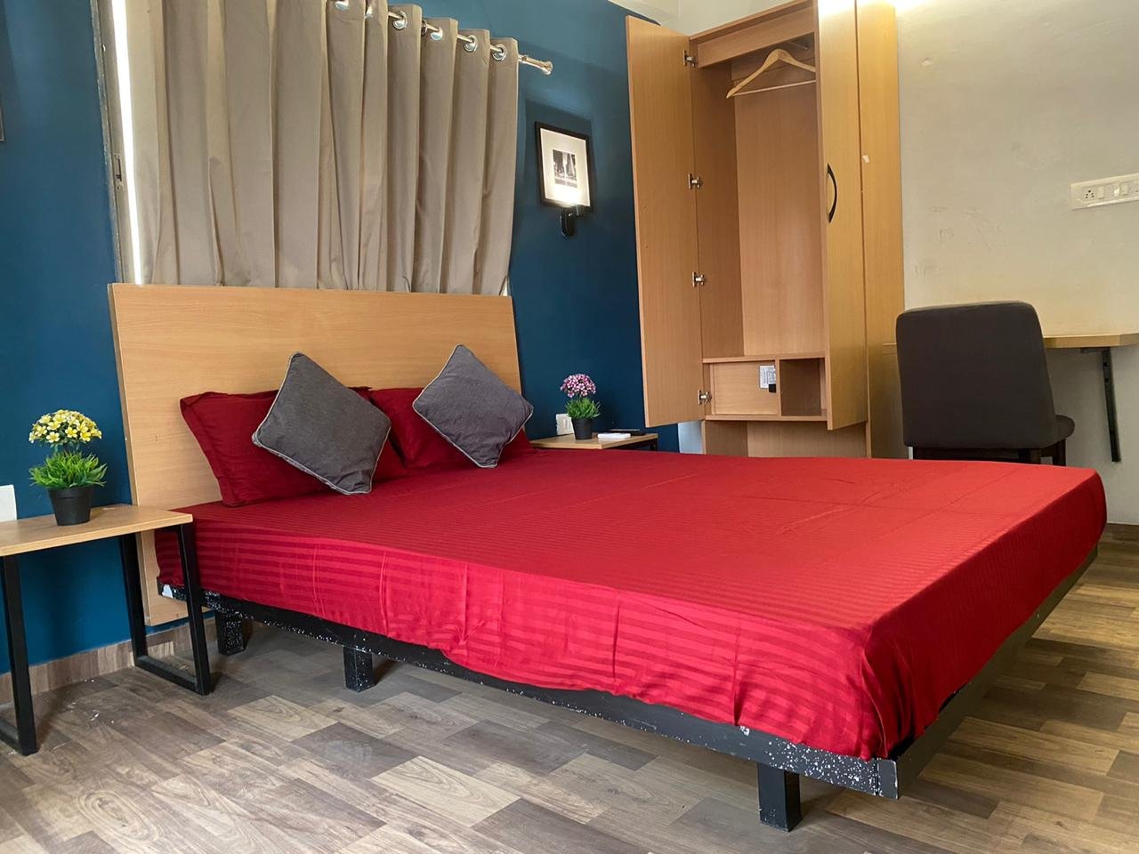 yash house pg - ahmedabad (6)